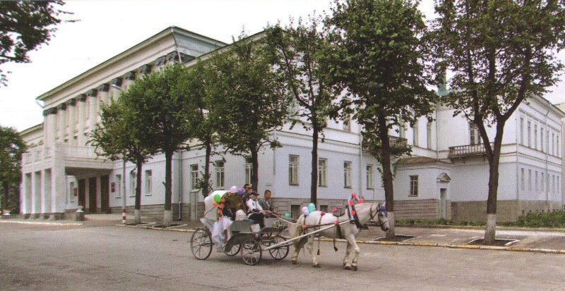 Здание Дворянского собрания.